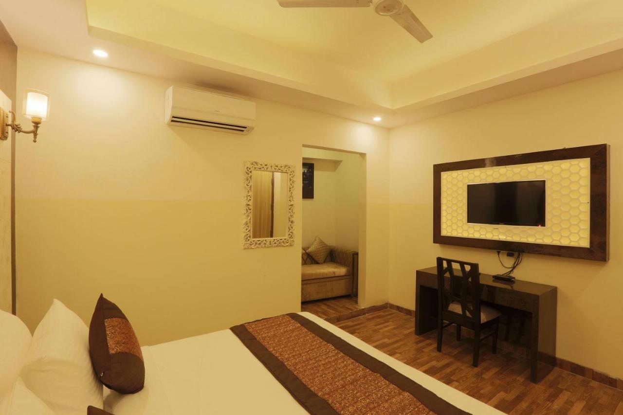 Hotel Plazzo Neu-Delhi Exterior foto