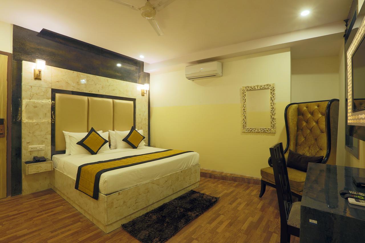 Hotel Plazzo Neu-Delhi Exterior foto