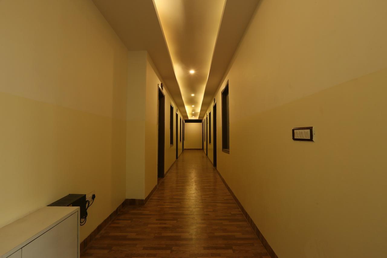 Hotel Plazzo Neu-Delhi Exterior foto