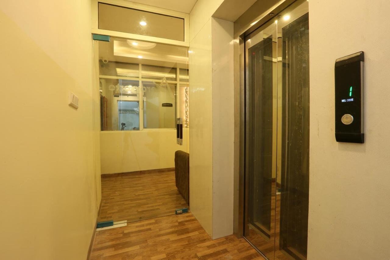 Hotel Plazzo Neu-Delhi Exterior foto